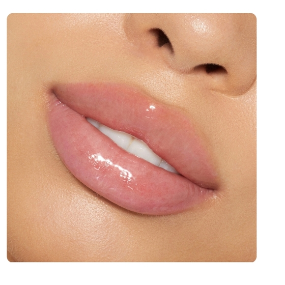 KYLIE COSMETICS HIGH GLOSS: CRYSTAL - Picture 6 of 8
